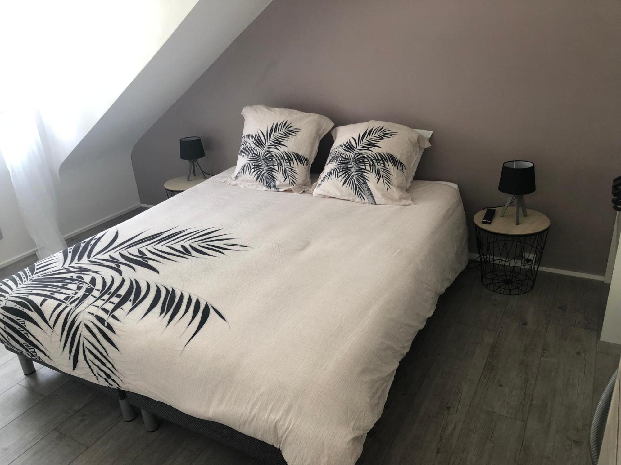 Loue Tres Bel App 75 M2 Deco Modern 150 M Port- Ville Close-Halles-Marche 15Mn Конкарно Екстериор снимка
